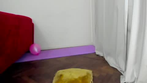 Snapshot of camila_berk chatting on 12-10-24, 04:56 Cami online show from 12-10-24, 04:56