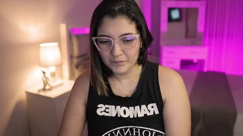 Camila buitrago online show from 12-15-24, 01:57