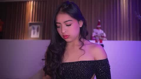 Snapshot of camila_dupont chatting on 01-05-26, 06:44 Camila online show from 01-05-26, 06:44