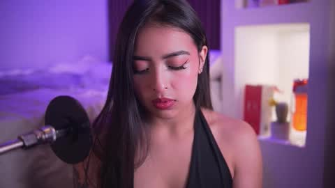 Snapshot of camila_dupont chatting on 01-07-26, 06:43 Camila online show from 01-07-26, 06:43