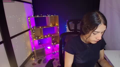 Snapshot of camila_harperr chatting on 01-07-25, 04:18 C A M I L A online show from 01-07-25, 04:18