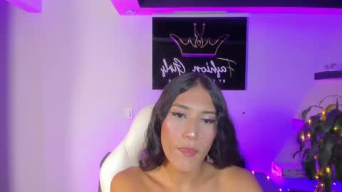 Snapshot of camila_harperr chatting on 02-25-25, 04:35 C A M I L A online show from 02-25-25, 04:35