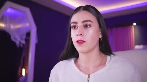 camila_martinez9 online show from 11-05-25, 11:32