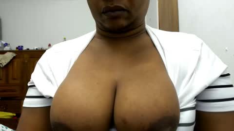 Camila online show from 11-24-25, 10:48