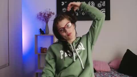 Snapshot of camila_ventura chatting on 10-23-25, 01:38 Camila ventura online show from 10-23-25, 01:38