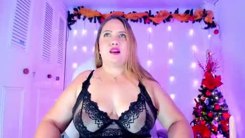Snapshot of camilaa_foxxx chatting on 12-01-24, 08:20 camilaa foxxx online show from 12-01-24, 08:20