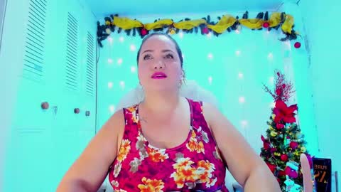 Snapshot of camilaa_foxxx chatting on 01-01-25, 06:59 camilaa foxxx online show from 01-01-25, 06:59