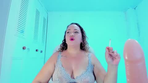 Snapshot of camilaa_foxxx chatting on 01-14-25, 08:26 camilaa foxxx online show from 01-14-25, 08:26