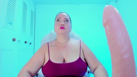Snapshot of camilaa_foxxx chatting on 01-28-25, 08:47 camilaa foxxx online show from 01-28-25, 08:47