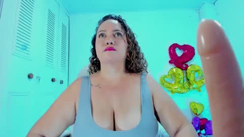 Snapshot of camilaa_foxxx chatting on 02-13-25, 11:58 camilaa foxxx online show from 02-13-25, 11:58