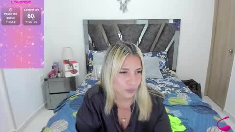 Snapshot of camilabliss chatting on 11-17-25, 08:03 Camila online show from 11-17-25, 08:03