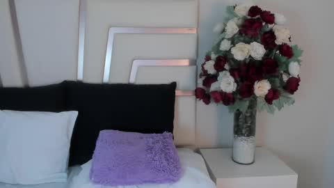 Camila online show from 12-19-24, 06:01