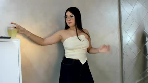 Camila online show from 09-12-25, 07:36