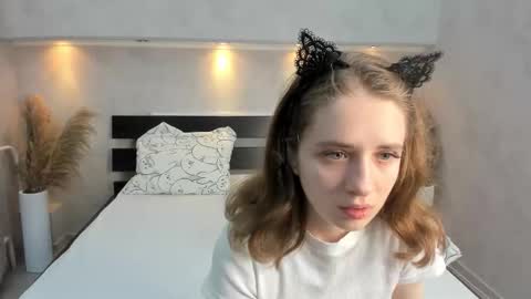 Camilla online show from 10-17-25, 01:09