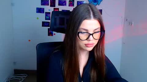 Snapshot of camilla_xo_ chatting on 11-28-25, 12:19 Camilla online show from 11-28-25, 12:19