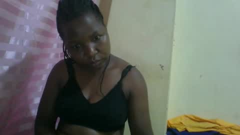 Snapshot of camillah_sweet chatting on 11-28-25, 10:45 camillah_sweet online show from 11-28-25, 10:45