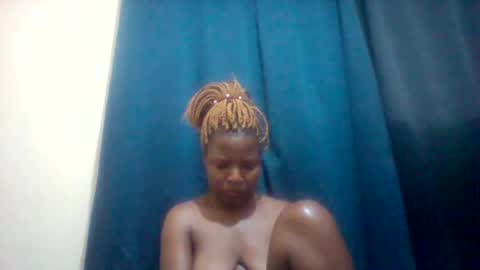Snapshot of camillah_sweet chatting on 02-14-26, 07:21 camillah_sweet online show from 02-14-26, 07:21
