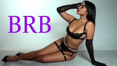 Snapshot of camille_lynn chatting on 02-04-25, 06:04 Camille Lynn online show from 02-04-25, 06:04