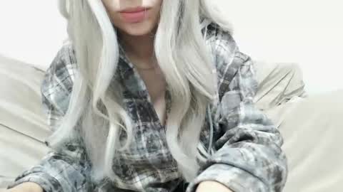 Snapshot of camillebunny chatting on 12-14-25, 04:18 CamilleBunny online show from 12-14-25, 04:18