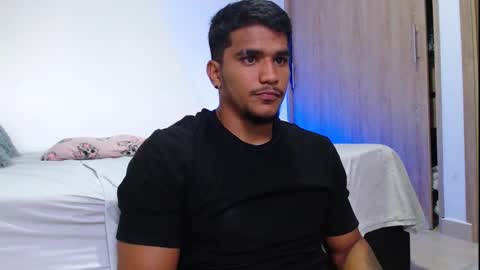 Snapshot of camilo_contre21 chatting on 11-11-25, 08:31 camilo_contre21 online show from 11-11-25, 08:31