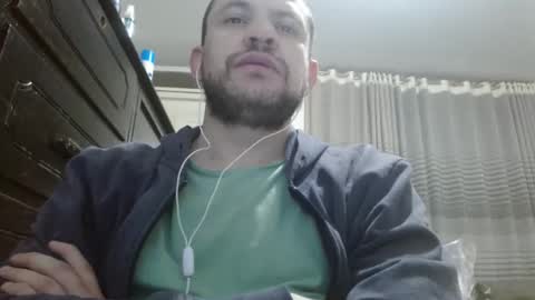 Snapshot of camiloking17 chatting on 12-19-24, 10:10 camilo online show from 12-19-24, 10:10