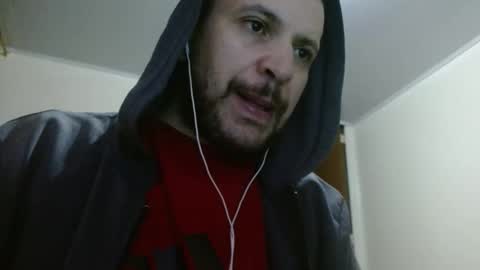 Snapshot of camiloking17 chatting on 02-08-25, 05:08 camilo online show from 02-08-25, 05:08