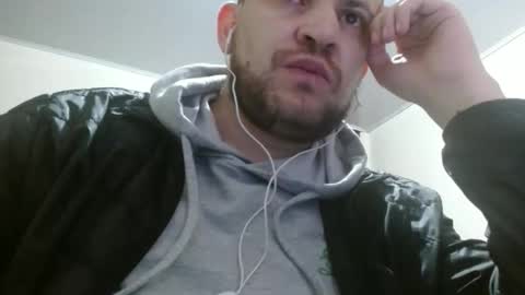 Snapshot of camiloking17 chatting on 09-15-25, 05:18 camilo online show from 09-15-25, 05:18