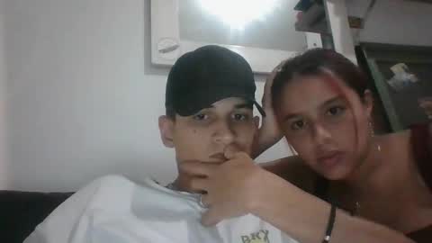 Snapshot of camluxe chatting on 11-06-25, 11:59 Noah y Lia online show from 11-06-25, 11:59