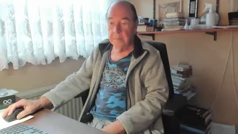 Snapshot of cammee chatting on 02-08-25, 08:42 Cammee online show from 02-08-25, 08:42