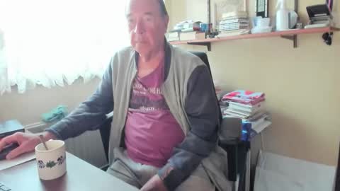 Snapshot of cammee chatting on 10-06-25, 10:45 Cammee online show from 10-06-25, 10:45