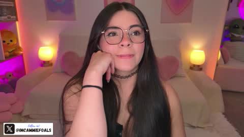 Snapshot of cammiefoalss chatting on 01-10-26, 06:31 Lets reach 200 thumbs up online show from 01-10-26, 06:31