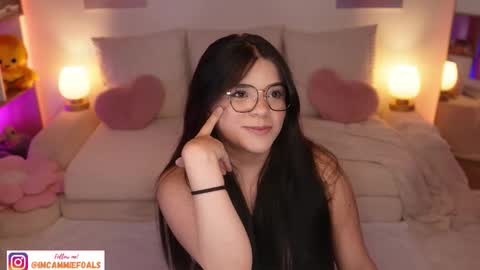 Snapshot of cammiefoalss chatting on 02-16-26, 08:16 Lets reach 200 thumbs up online show from 02-16-26, 08:16