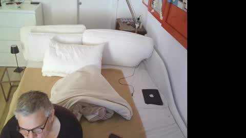 Snapshot of camunication chatting on 02-18-25, 01:11 camunication online show from 02-18-25, 01:11