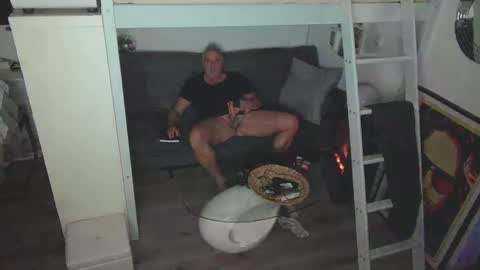 Snapshot of camunication chatting on 03-04-25, 09:22 camunication online show from 03-04-25, 09:22