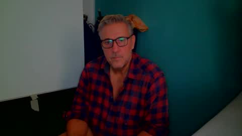 Snapshot of camunication chatting on 10-25-25, 10:23 camunication online show from 10-25-25, 10:23