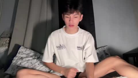 Snapshot of camwithethan chatting on 01-08-26, 09:33 Ethan online show from 01-08-26, 09:33