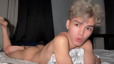 Snapshot of camwithethan chatting on 02-08-26, 05:49 Ethan online show from 02-08-26, 05:49