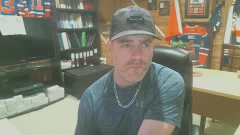 Snapshot of canadianboi6969 chatting on 12-24-24, 03:05 CanadianBacon6969 online show from 12-24-24, 03:05