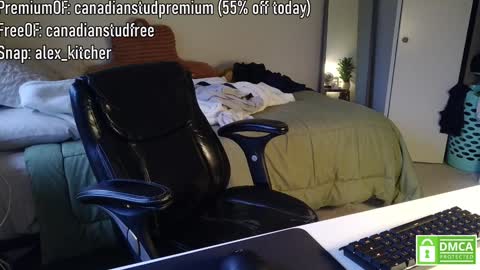 Snapshot of canadianstud18 chatting on 01-04-25, 11:59 Devon online show from 01-04-25, 11:59