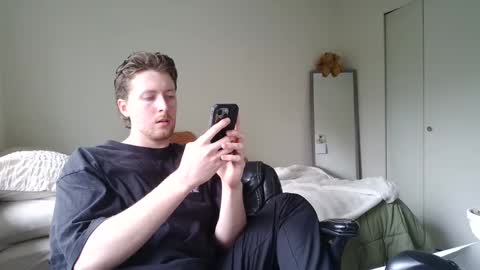 Snapshot of canadianstud18 chatting on 01-29-25, 05:56 Devon online show from 01-29-25, 05:56