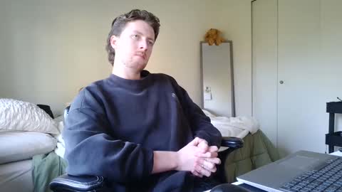 Snapshot of canadianstud18 chatting on 01-30-25, 12:07 Devon online show from 01-30-25, 12:07