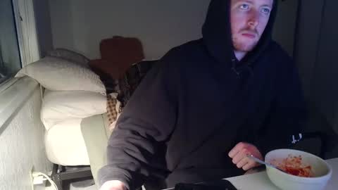 Snapshot of canadianstud18 chatting on 02-04-25, 04:37 Devon online show from 02-04-25, 04:37