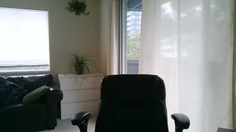 Snapshot of canadianstud18 chatting on 03-11-25, 04:18 Devon online show from 03-11-25, 04:18