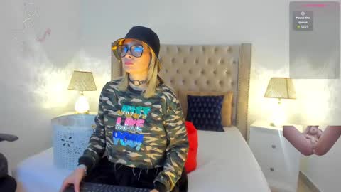 Candie  online show from 10-18-25, 12:28