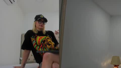 Candie  online show from 03-12-26, 12:22