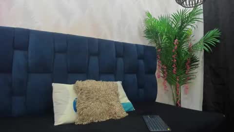 candise online show from 11-28-25, 10:34