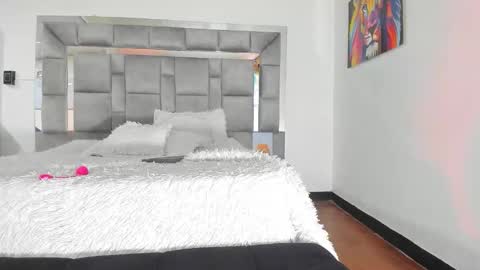 Snapshot of candy_and_andy1 chatting on 12-01-25, 01:43 Candy And Andy online show from 12-01-25, 01:43