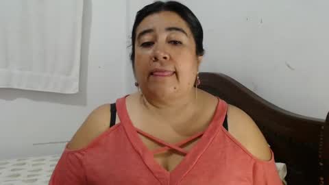 lucy online show from 01-04-25, 01:52