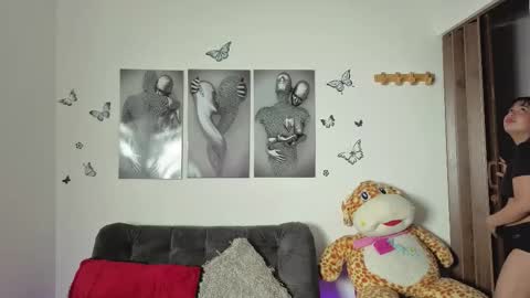 Snapshot of candy_chloe02 chatting on 02-18-26, 11:06 Im ChloeJoin The Fan Club online show from 02-18-26, 11:06