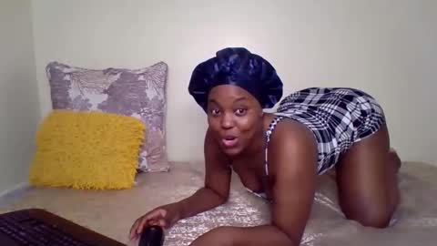 Snapshot of candy_curves chatting on 02-27-26, 01:33 candy online show from 02-27-26, 01:33